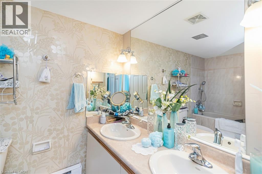 #304 150 WILSON STREET W - 22