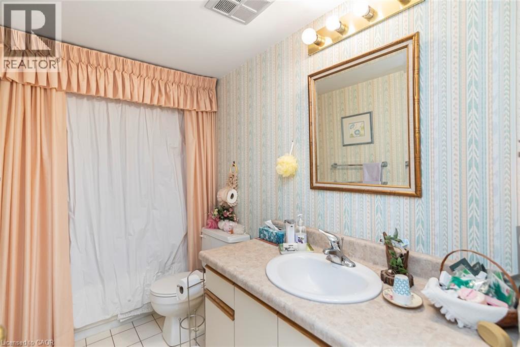 #304 150 WILSON STREET W - 23