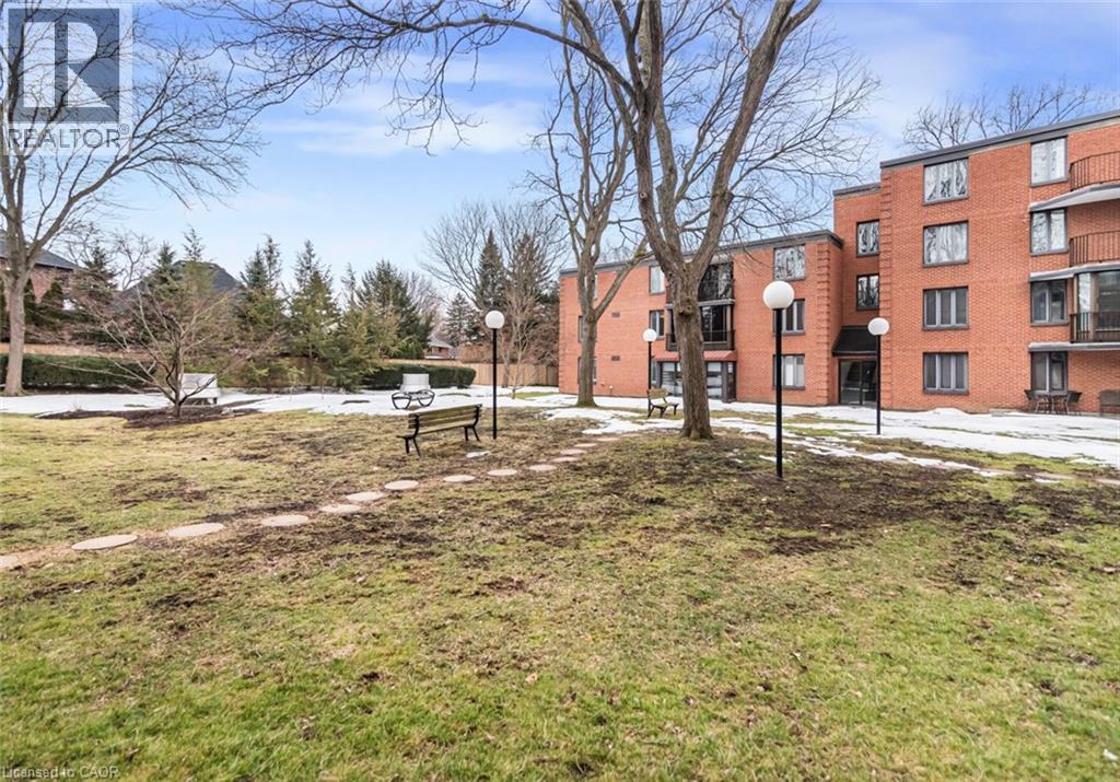 #304 150 WILSON STREET W - 27