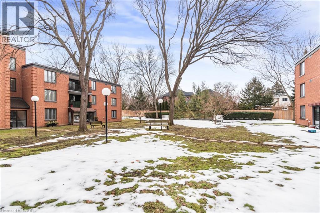 #304 150 WILSON STREET W - 28