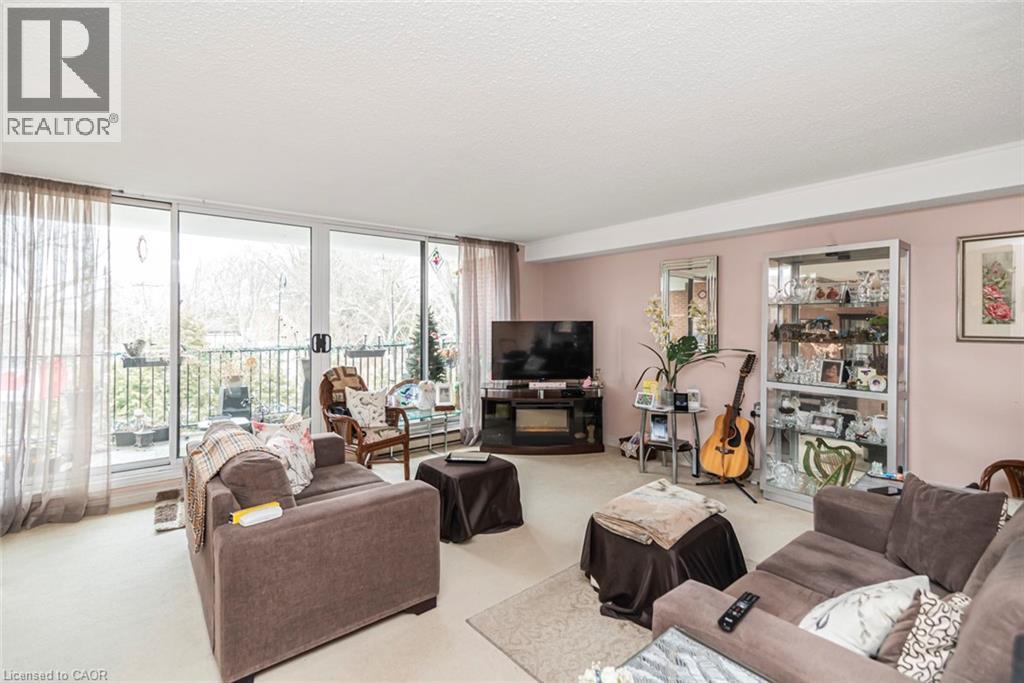#304 150 WILSON STREET W - 8