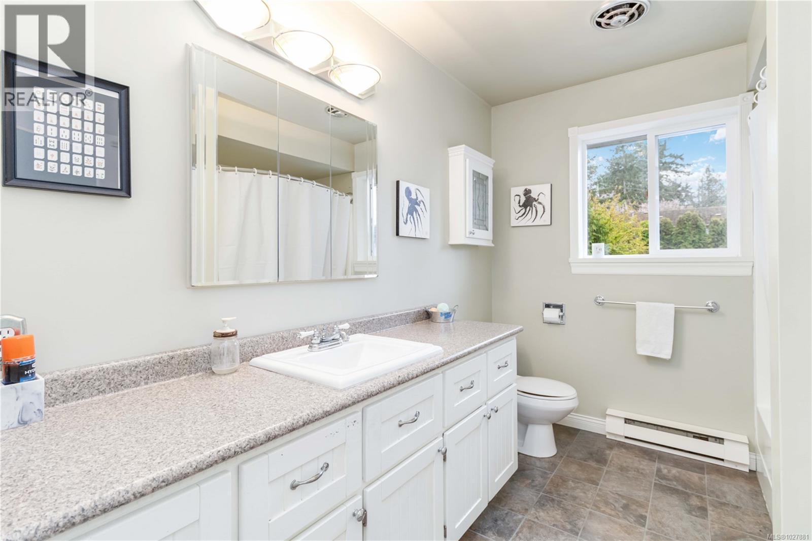  1388 Treebank Road West, Esquimalt