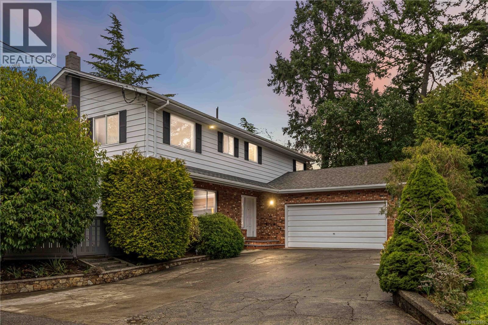  1388 Treebank Road West, Esquimalt