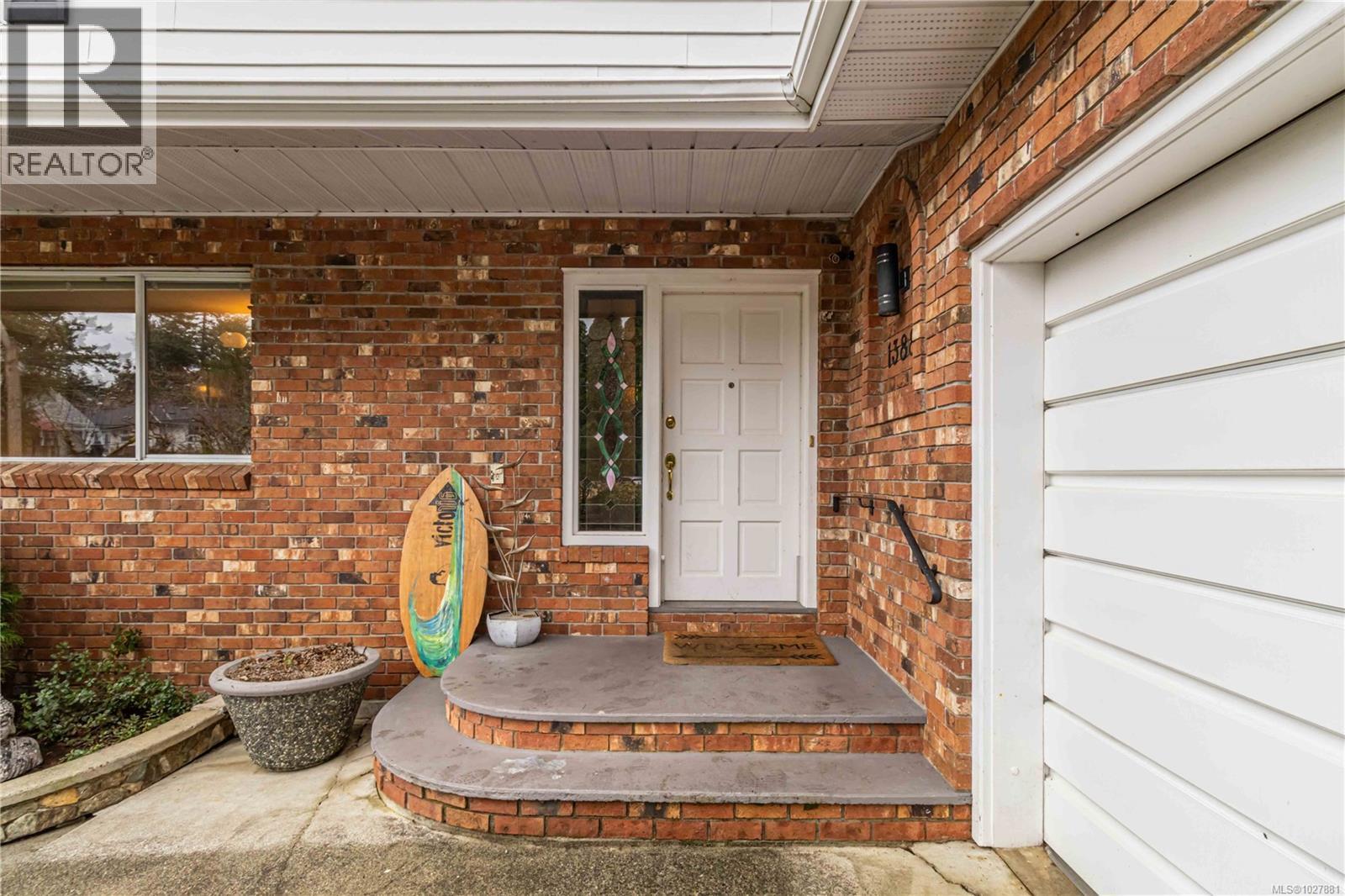  1388 Treebank Road West, Esquimalt