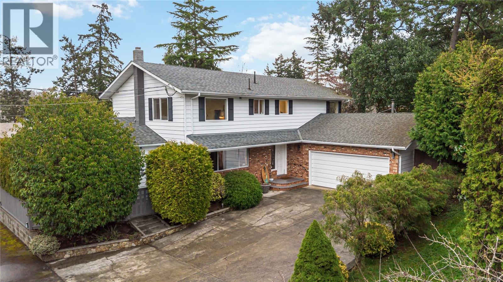  1388 Treebank Road West, Esquimalt