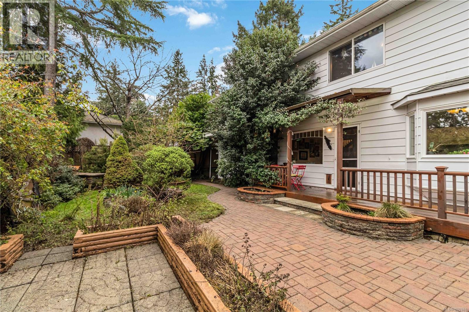  1388 Treebank Road West, Esquimalt