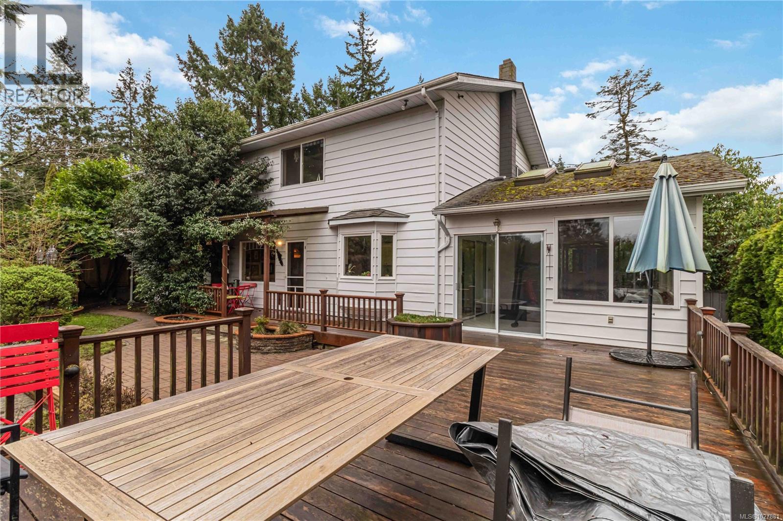  1388 Treebank Road West, Esquimalt