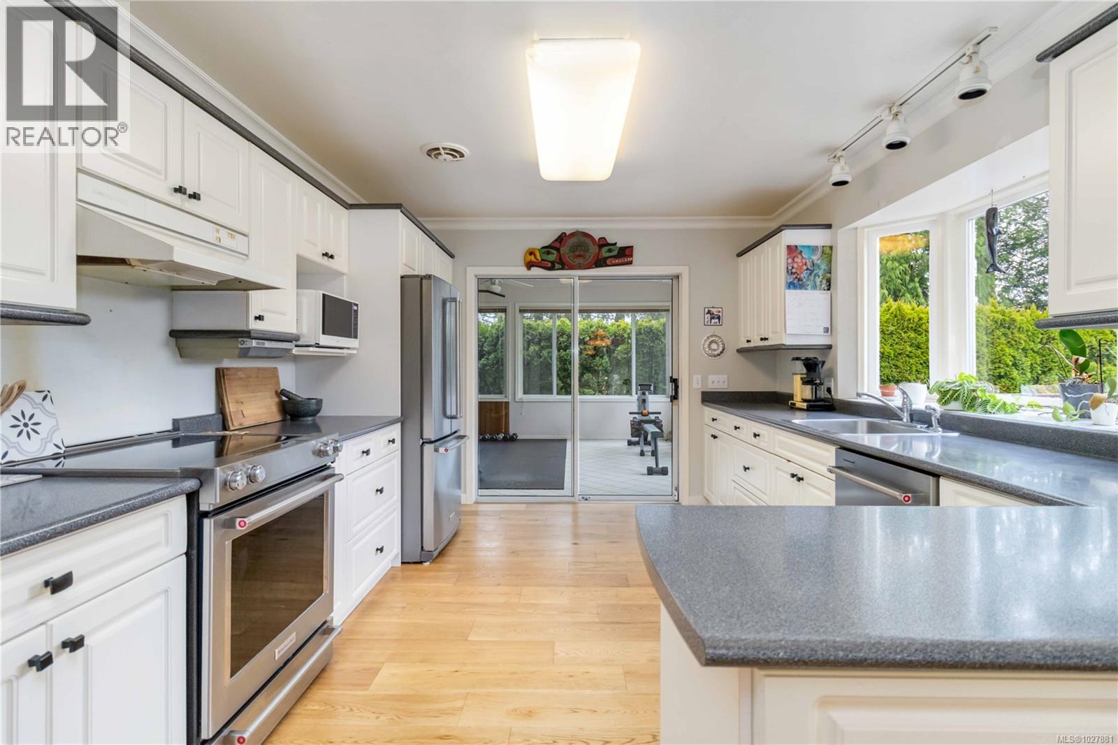  1388 Treebank Road West, Esquimalt