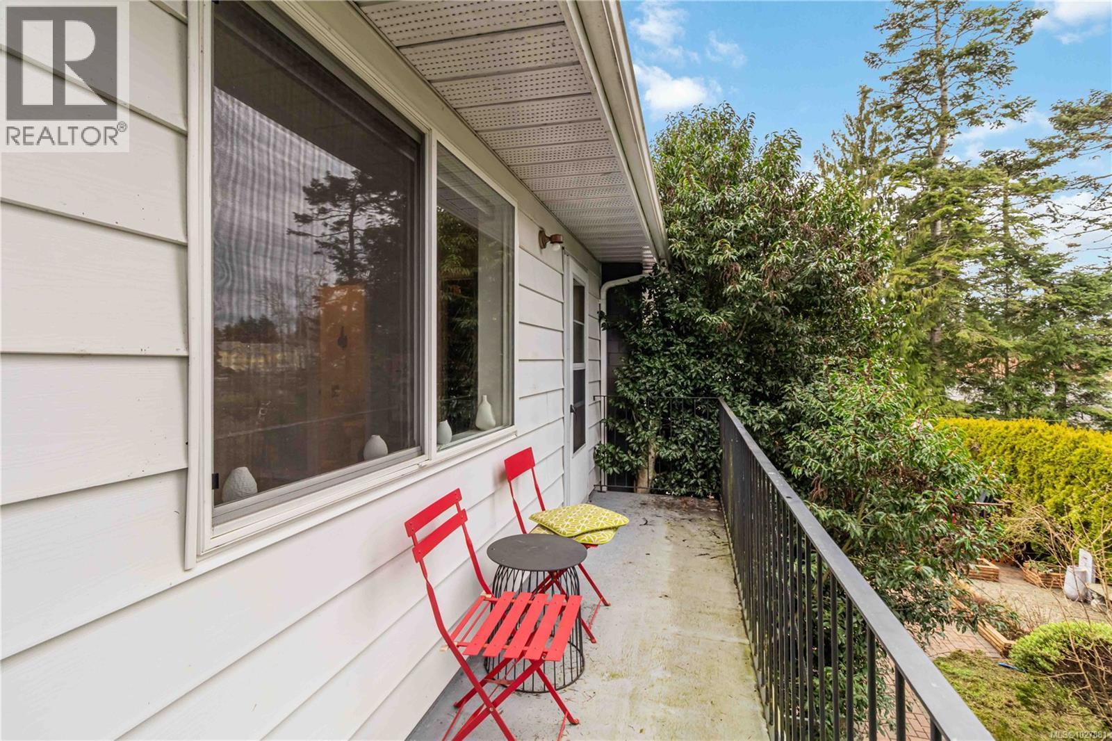  1388 Treebank Road West, Esquimalt