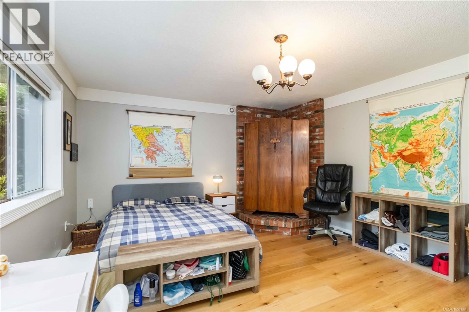  1388 Treebank Road West, Esquimalt