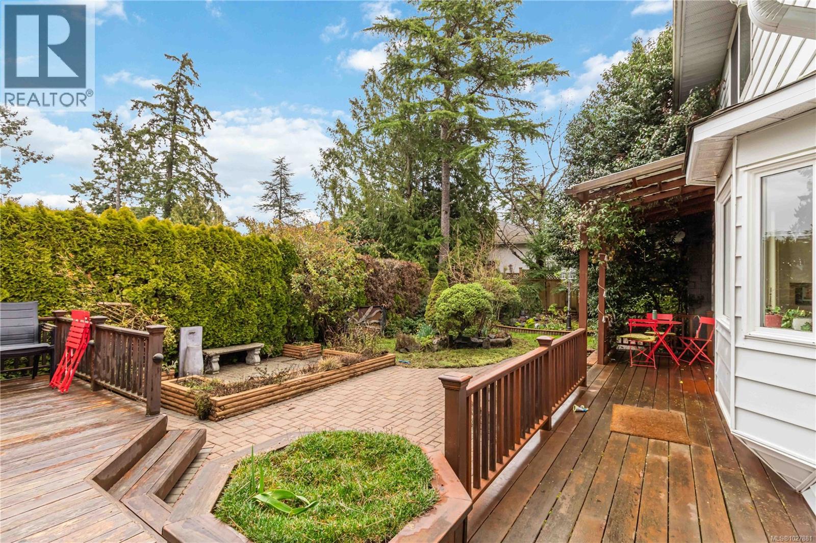  1388 Treebank Road West, Esquimalt