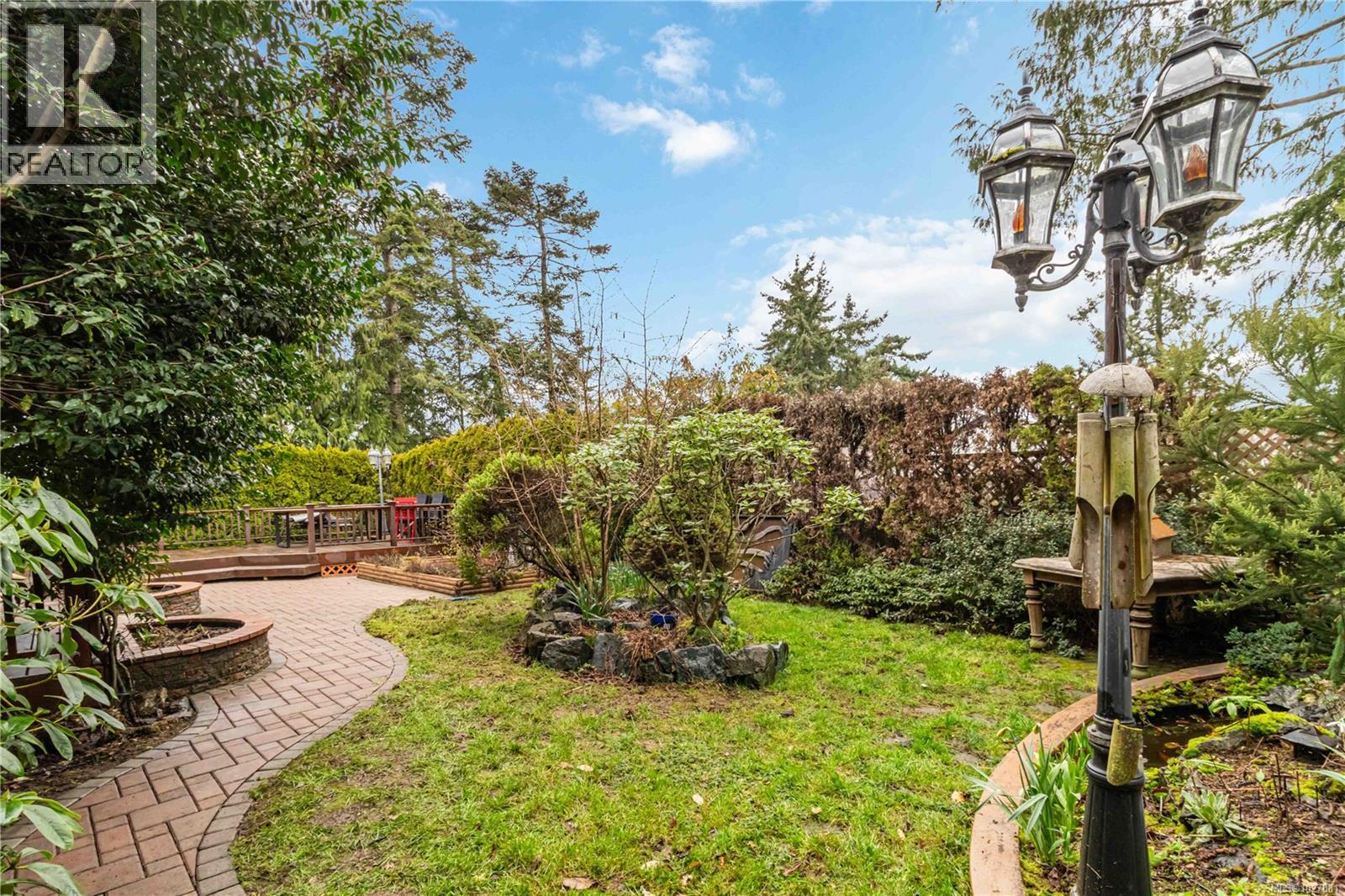  1388 Treebank Road West, Esquimalt