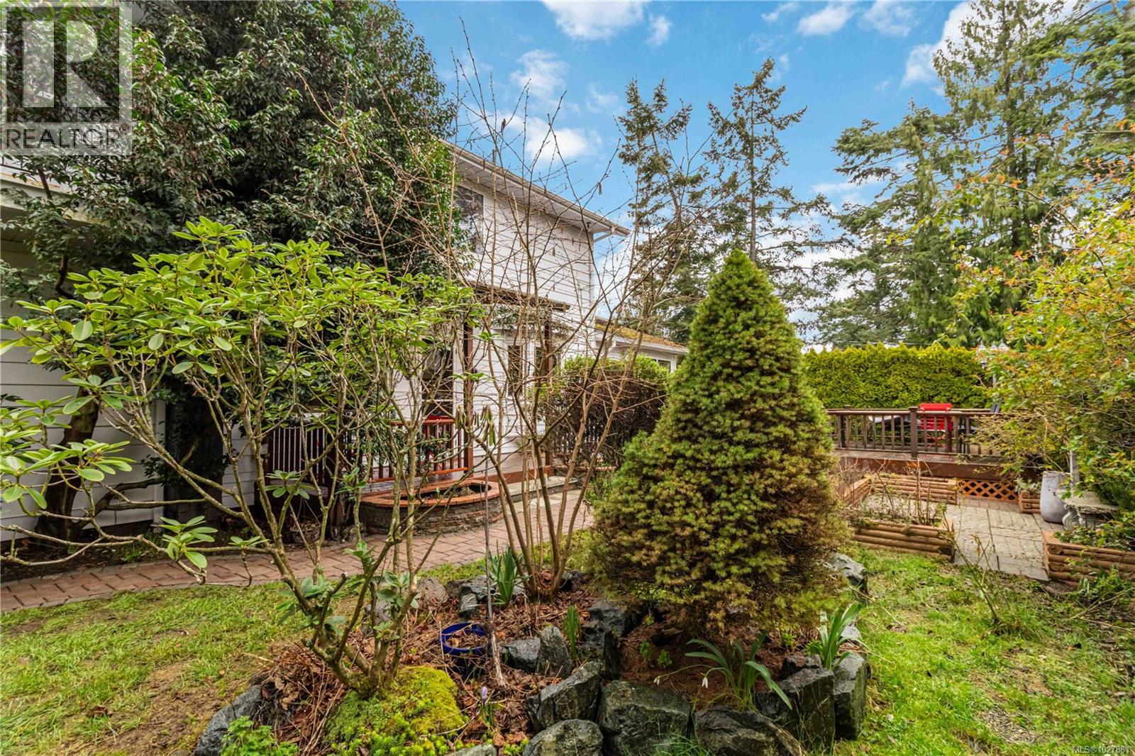  1388 Treebank Road West, Esquimalt