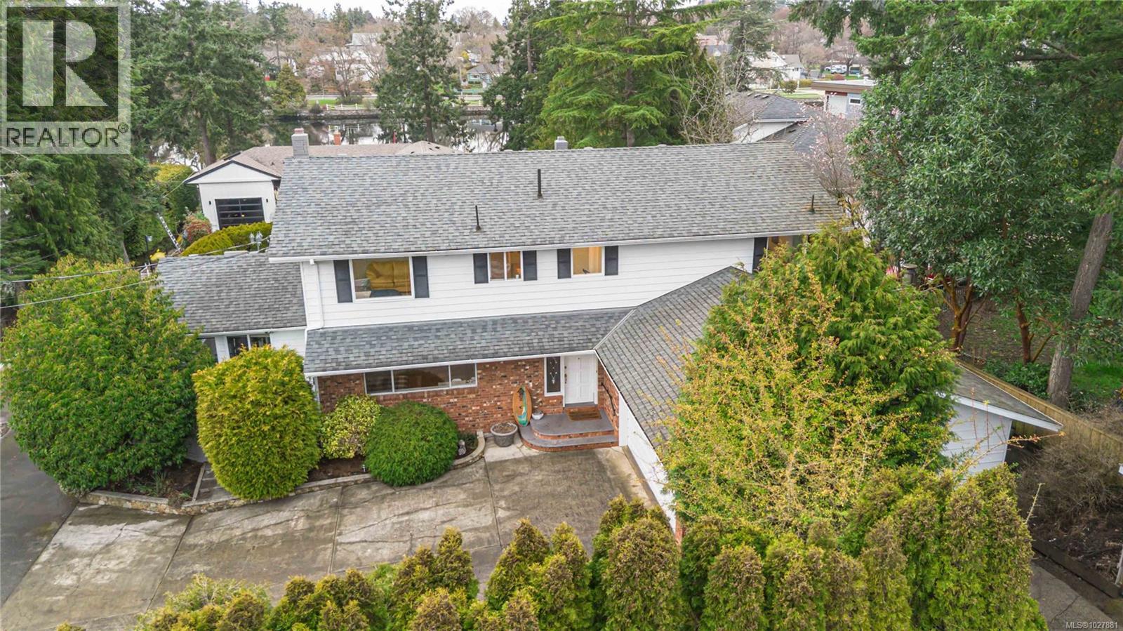  1388 Treebank Road West, Esquimalt