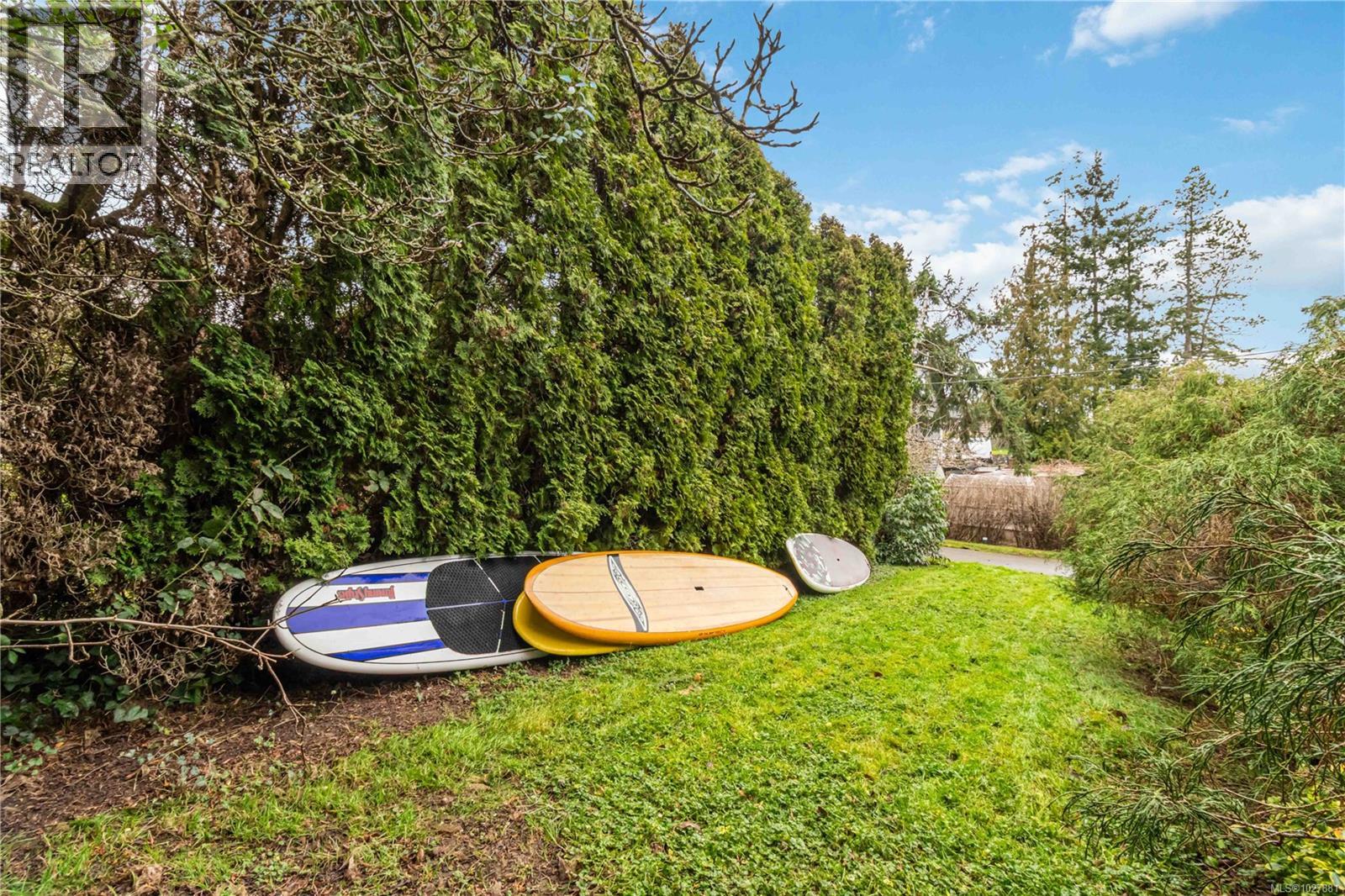  1388 Treebank Road West, Esquimalt