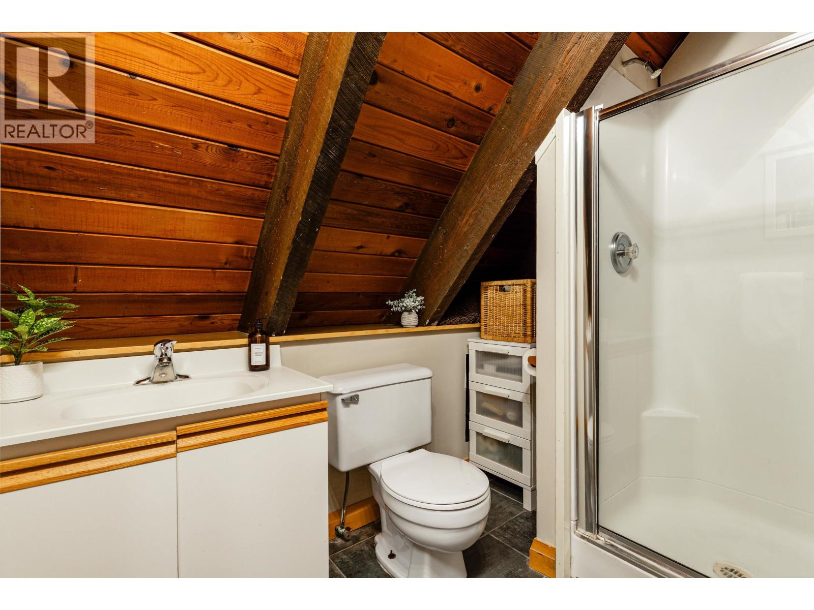 9167 EMERALD DRIVE, Whistler