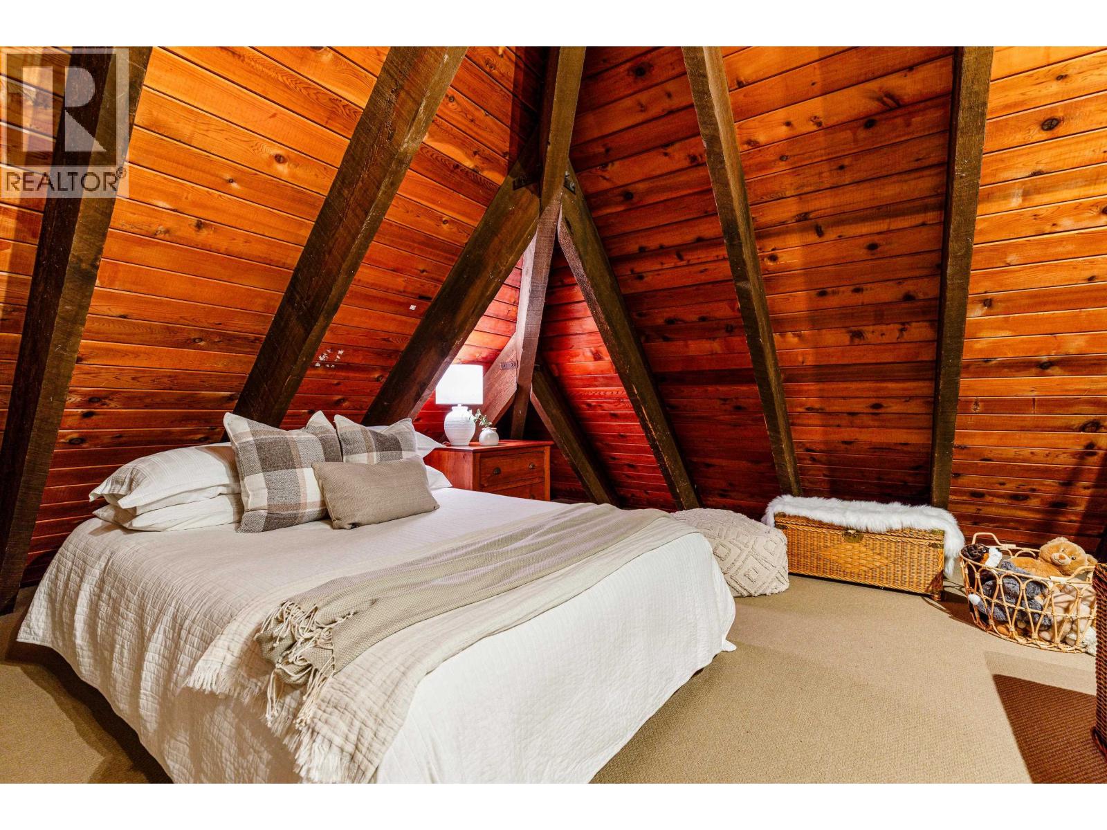 9167 EMERALD DRIVE, Whistler