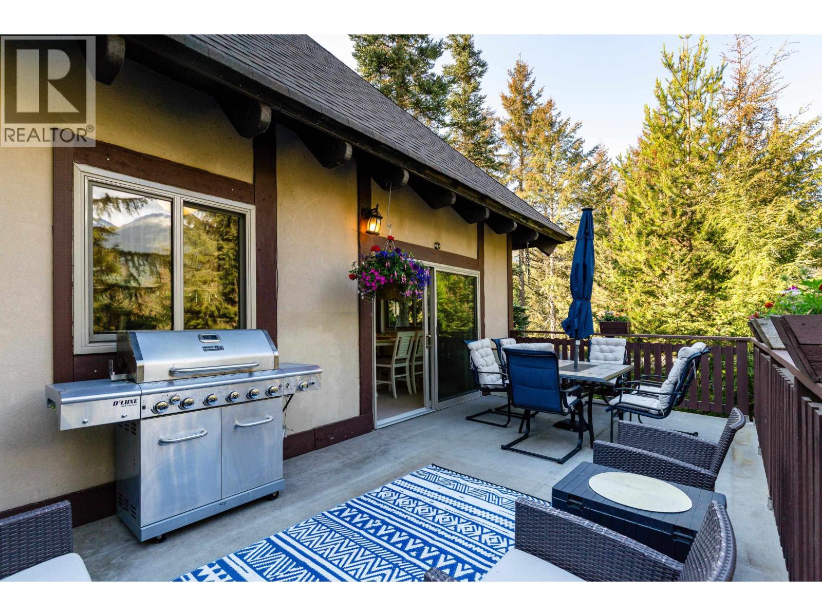 9167 EMERALD DRIVE, Whistler