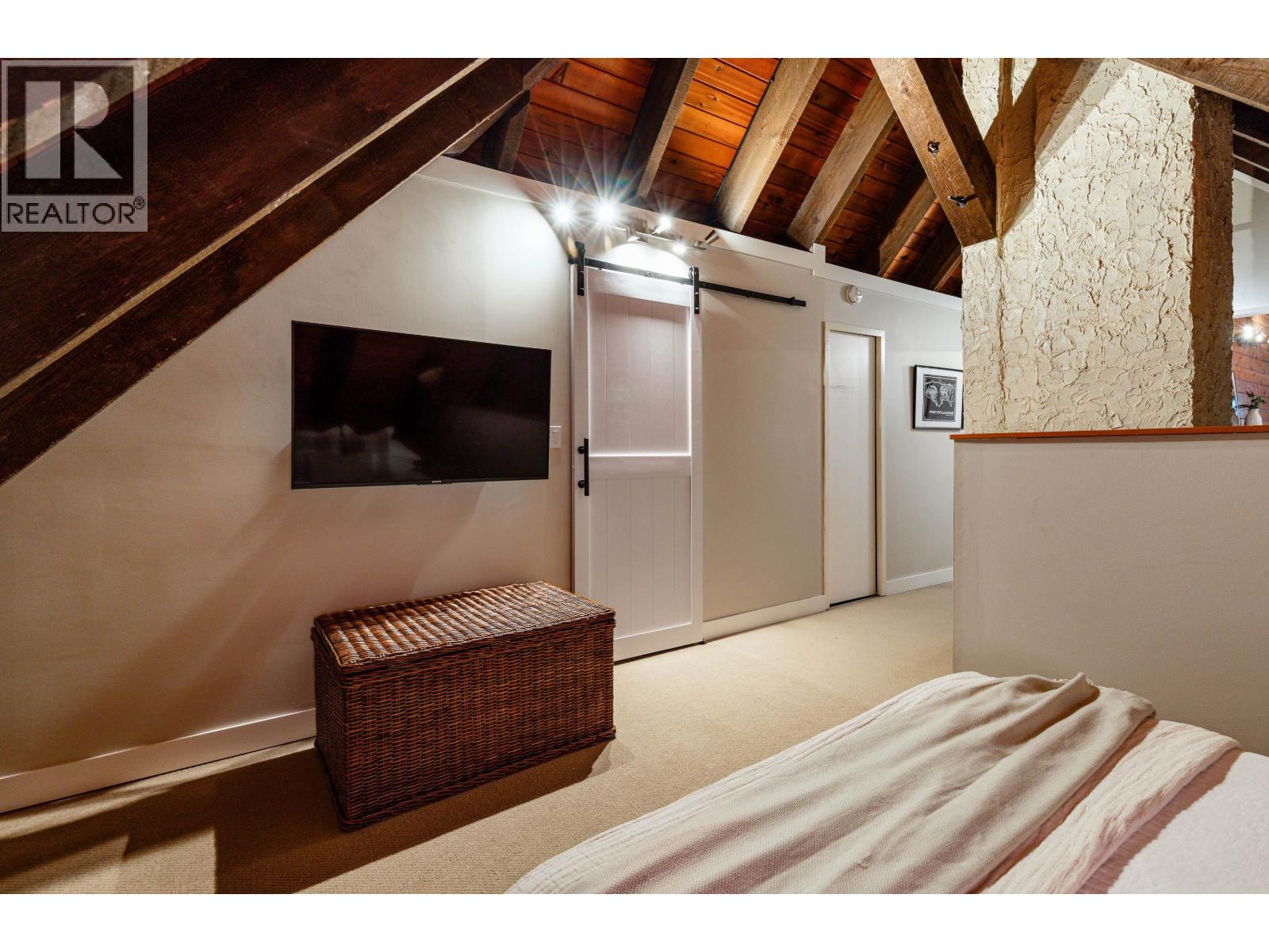 9167 EMERALD DRIVE, Whistler