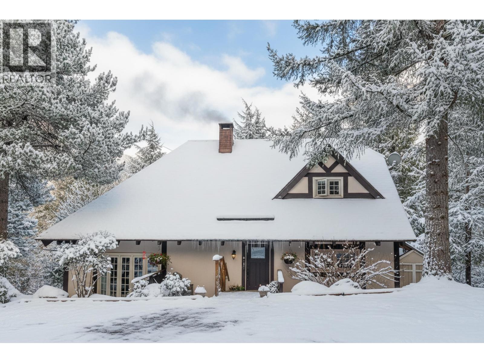 9167 EMERALD DRIVE, Whistler