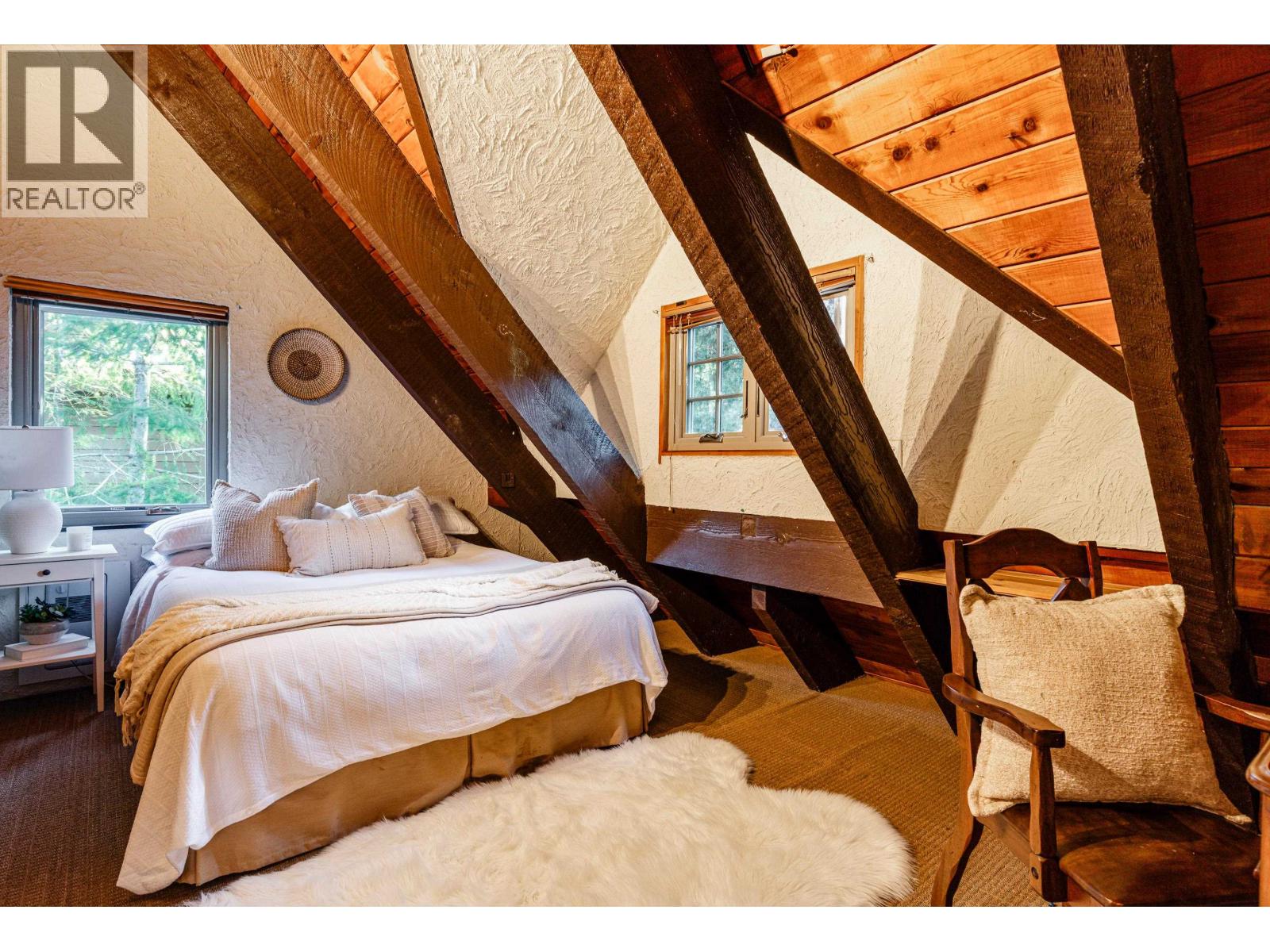 9167 EMERALD DRIVE, Whistler