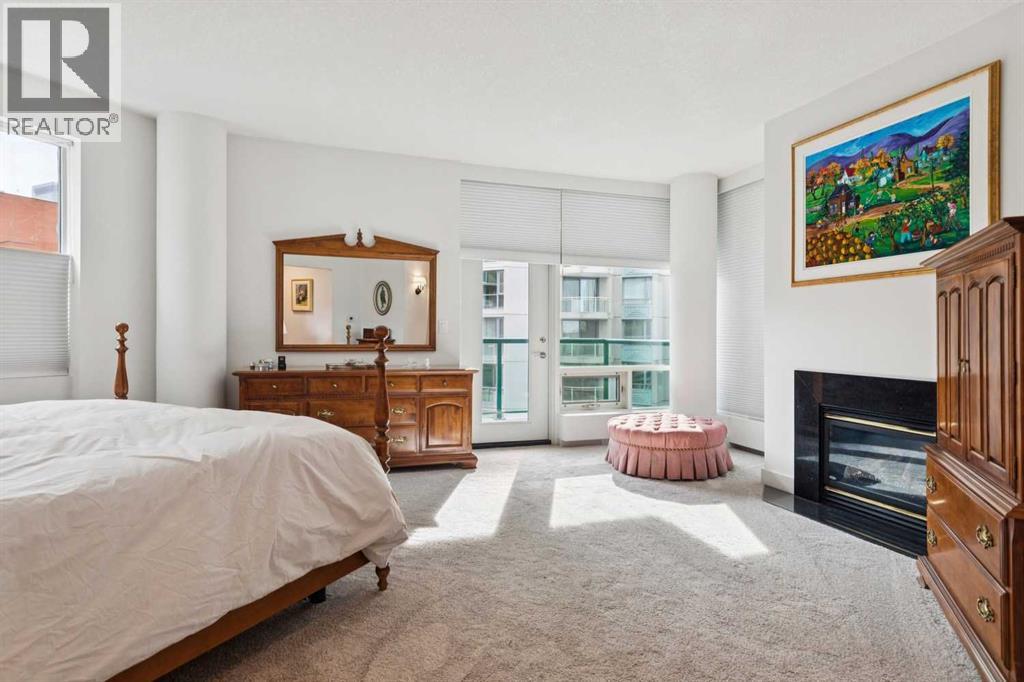 Single Family House for Sale in    Avenue SW Eau Claire Calgary 