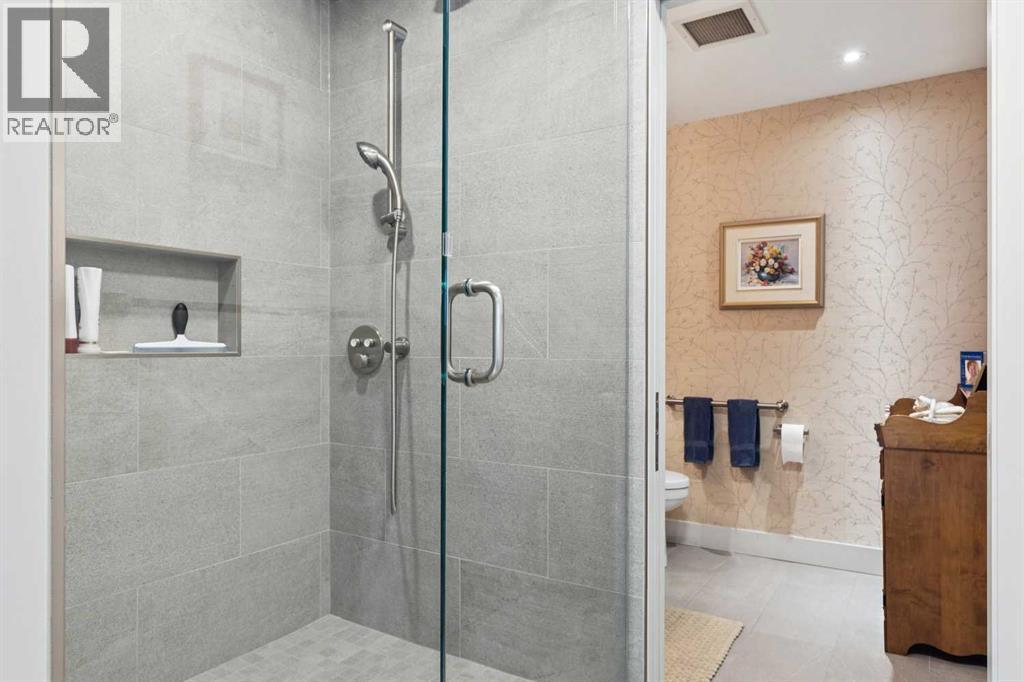 Single Family House for Sale in    Avenue SW Eau Claire Calgary 