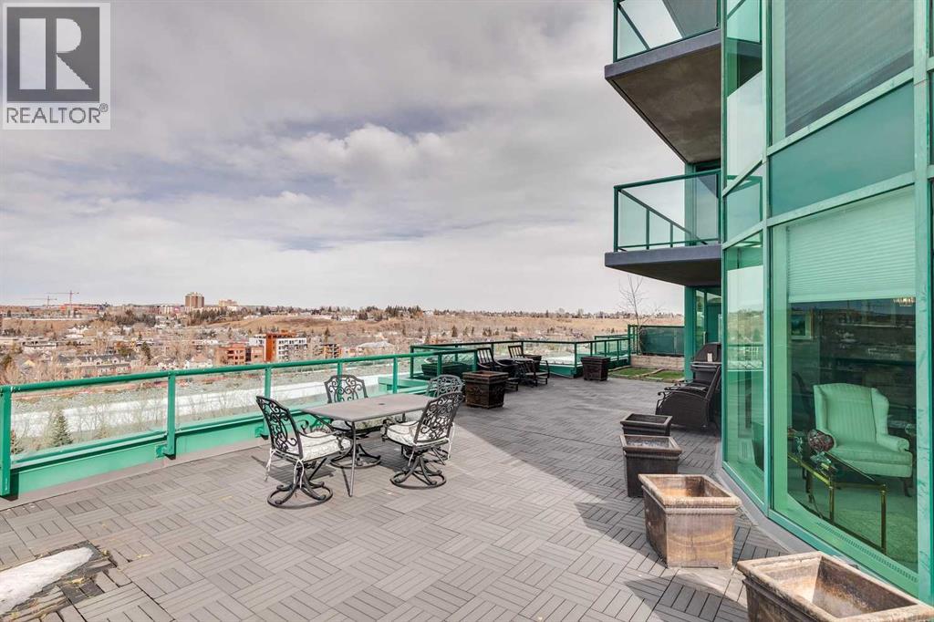 Single Family House for Sale in    Avenue SW Eau Claire Calgary 