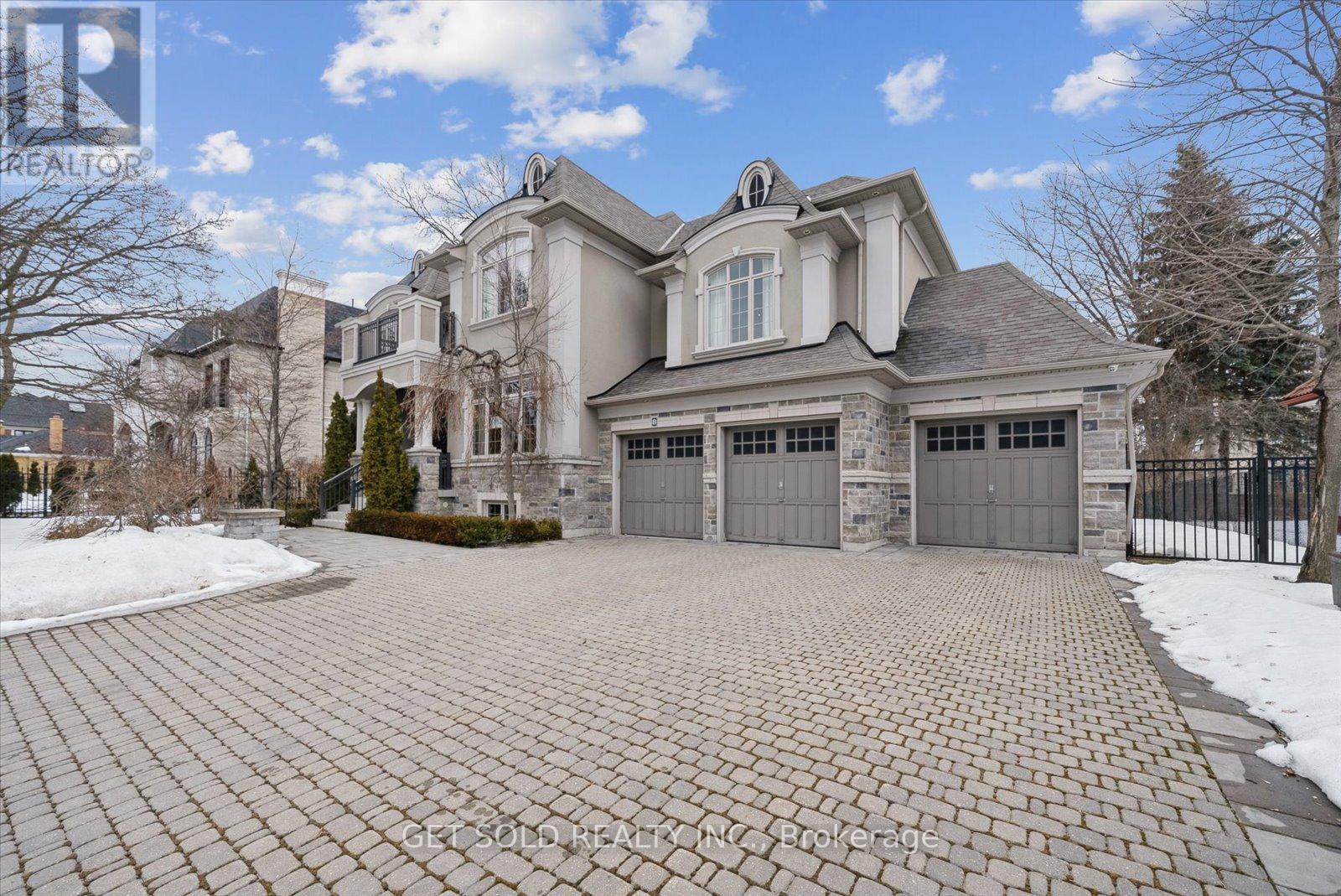 8 THORNHILL AVENUE - 2