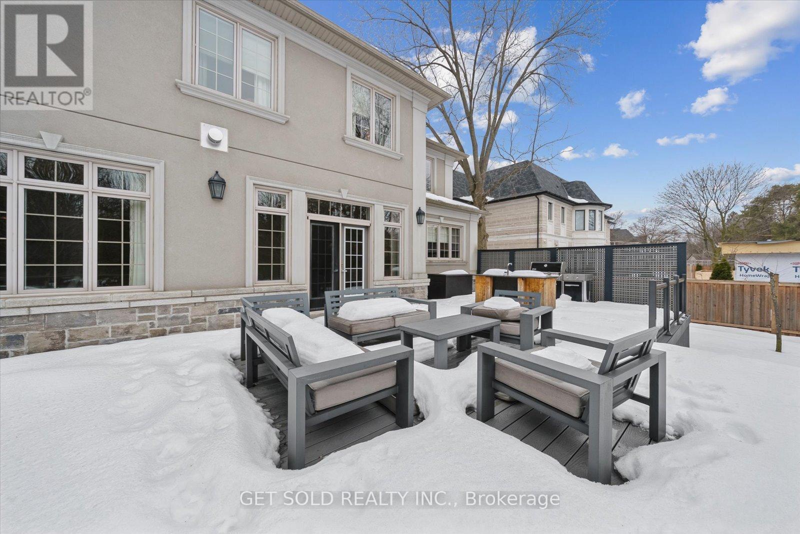 8 THORNHILL AVENUE - 46
