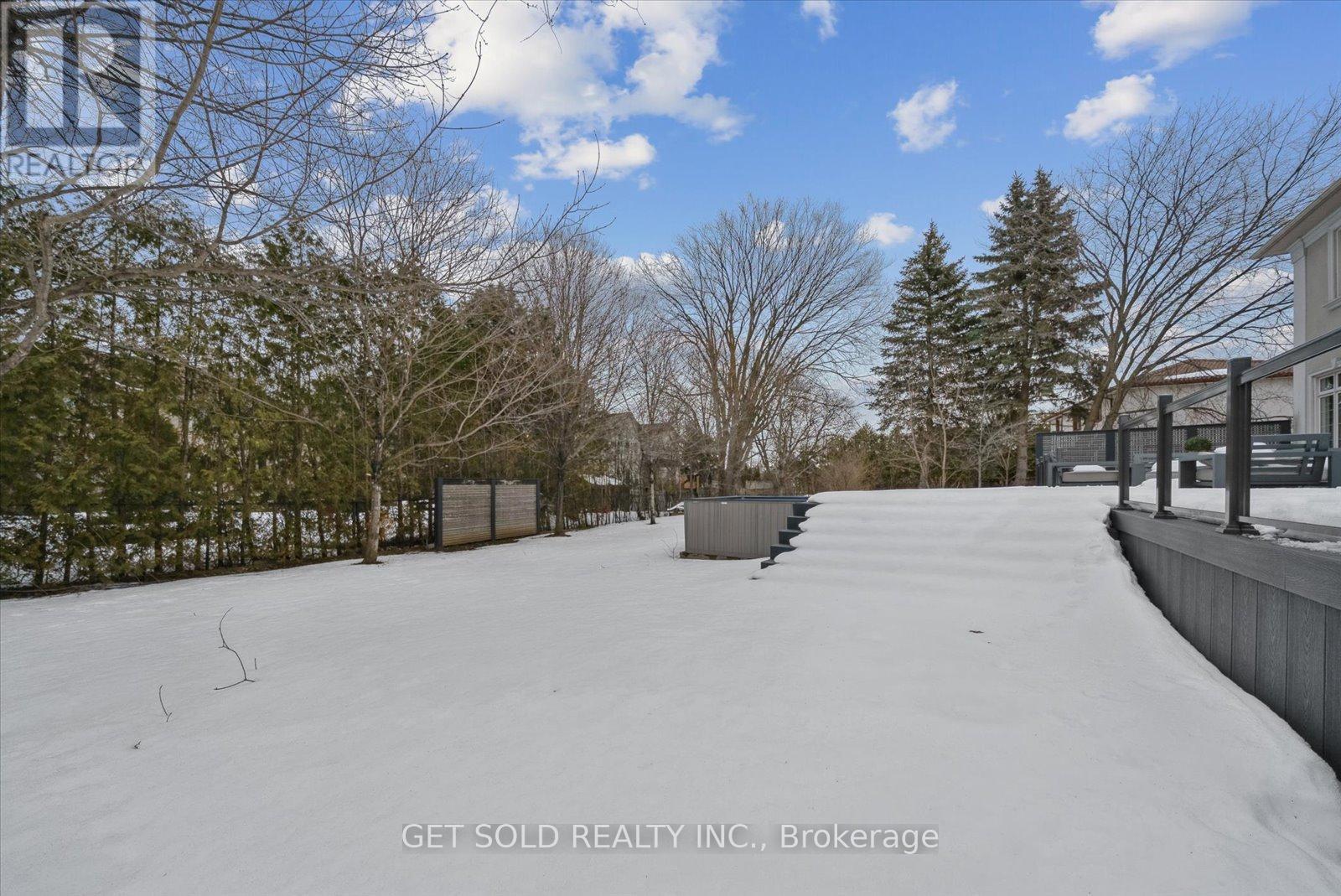 8 THORNHILL AVENUE - 47