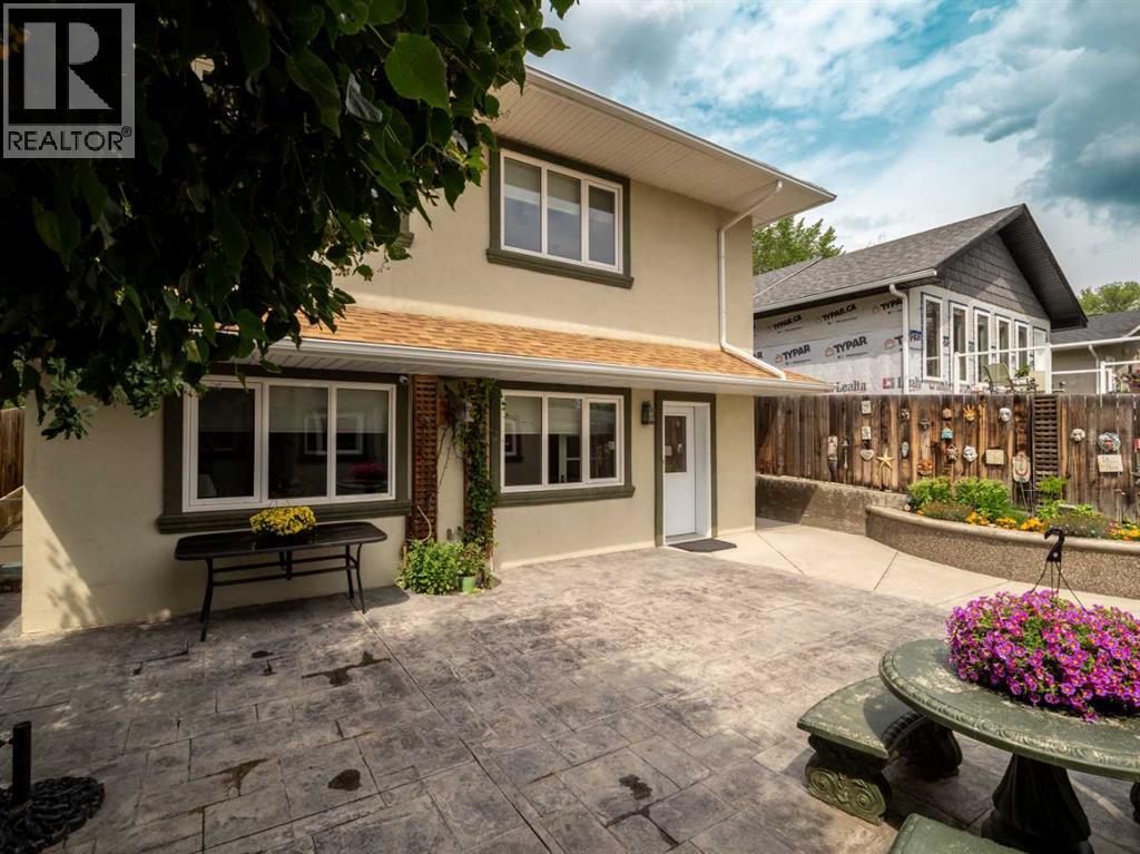 Single Family House Bungalow for Sale in   Avenue S Victoria Park Lethbridge 