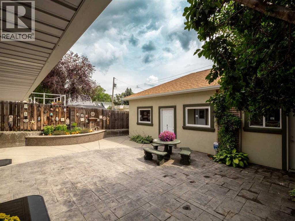 Single Family House Bungalow for Sale in   Avenue S Victoria Park Lethbridge 