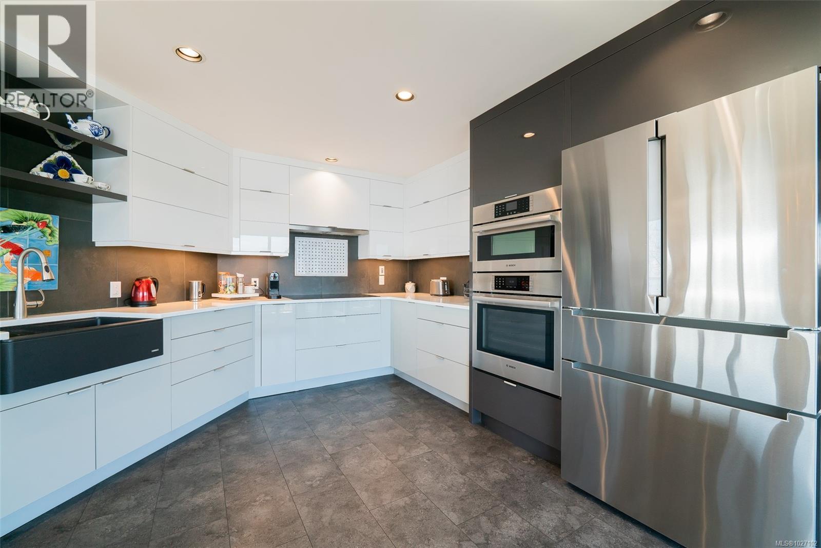 #700 375 Newcastle Ave - 13