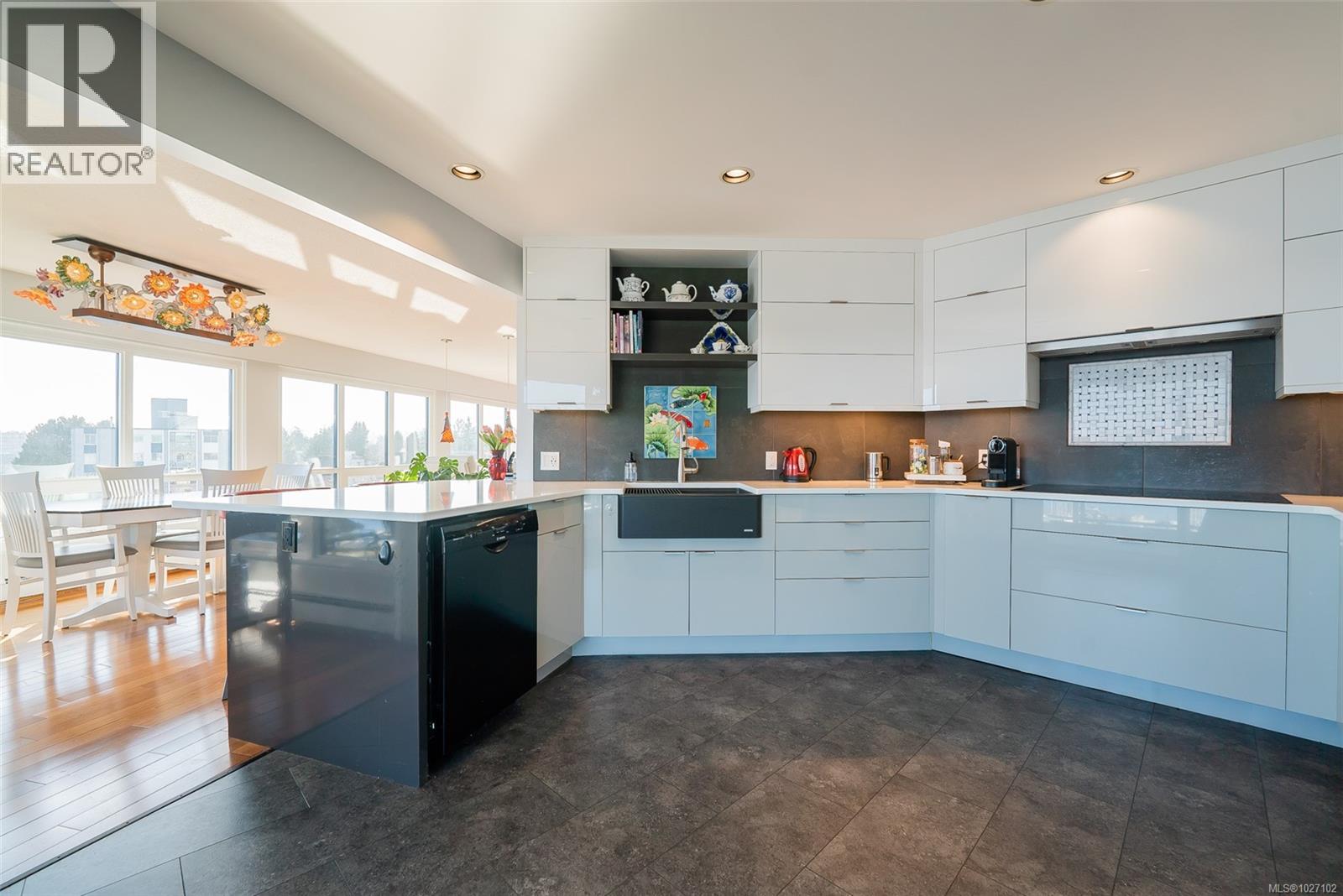 #700 375 NEWCASTLE AVE - 15