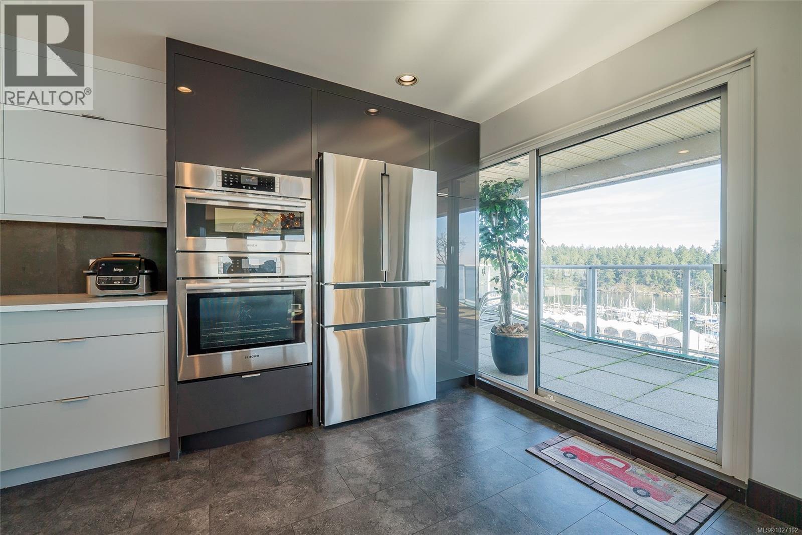 #700 375 Newcastle Ave - 17