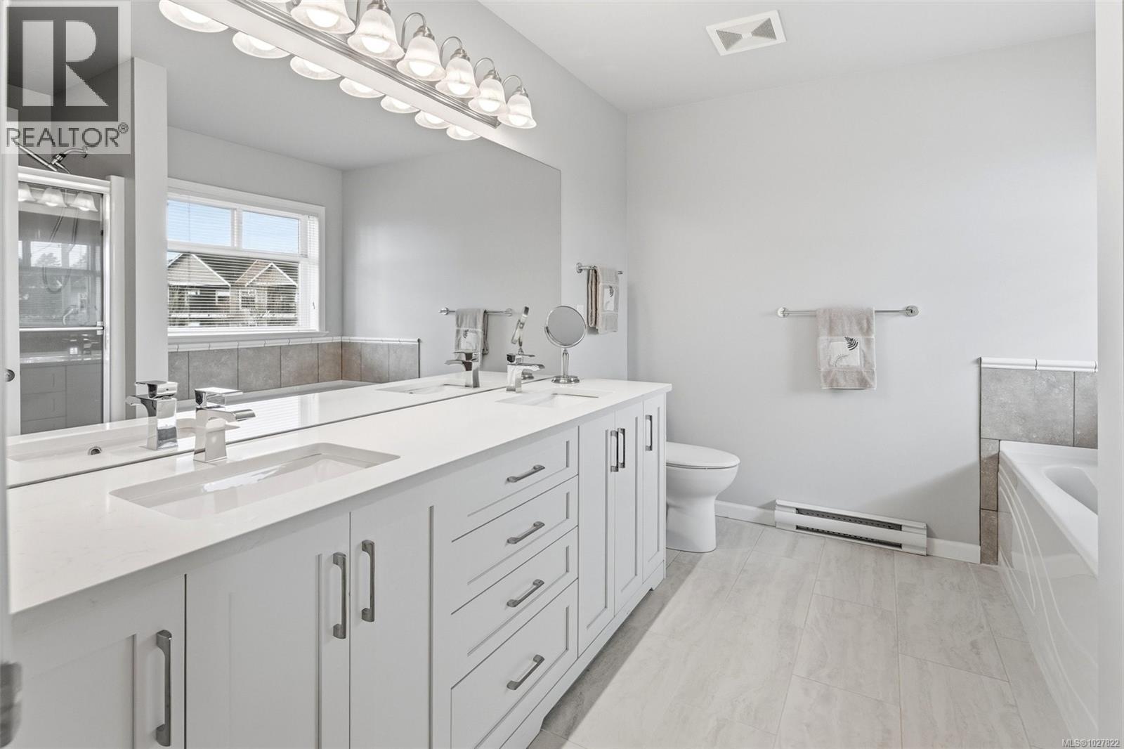 6 15 Helmcken Rd, View Royal