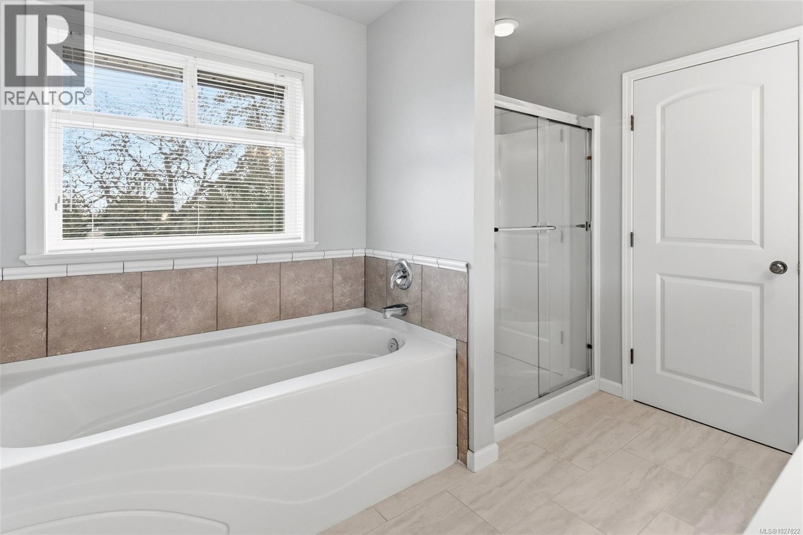 6 15 Helmcken Rd, View Royal