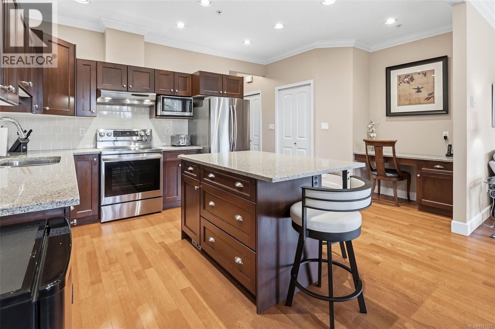 6 15 Helmcken Rd, View Royal