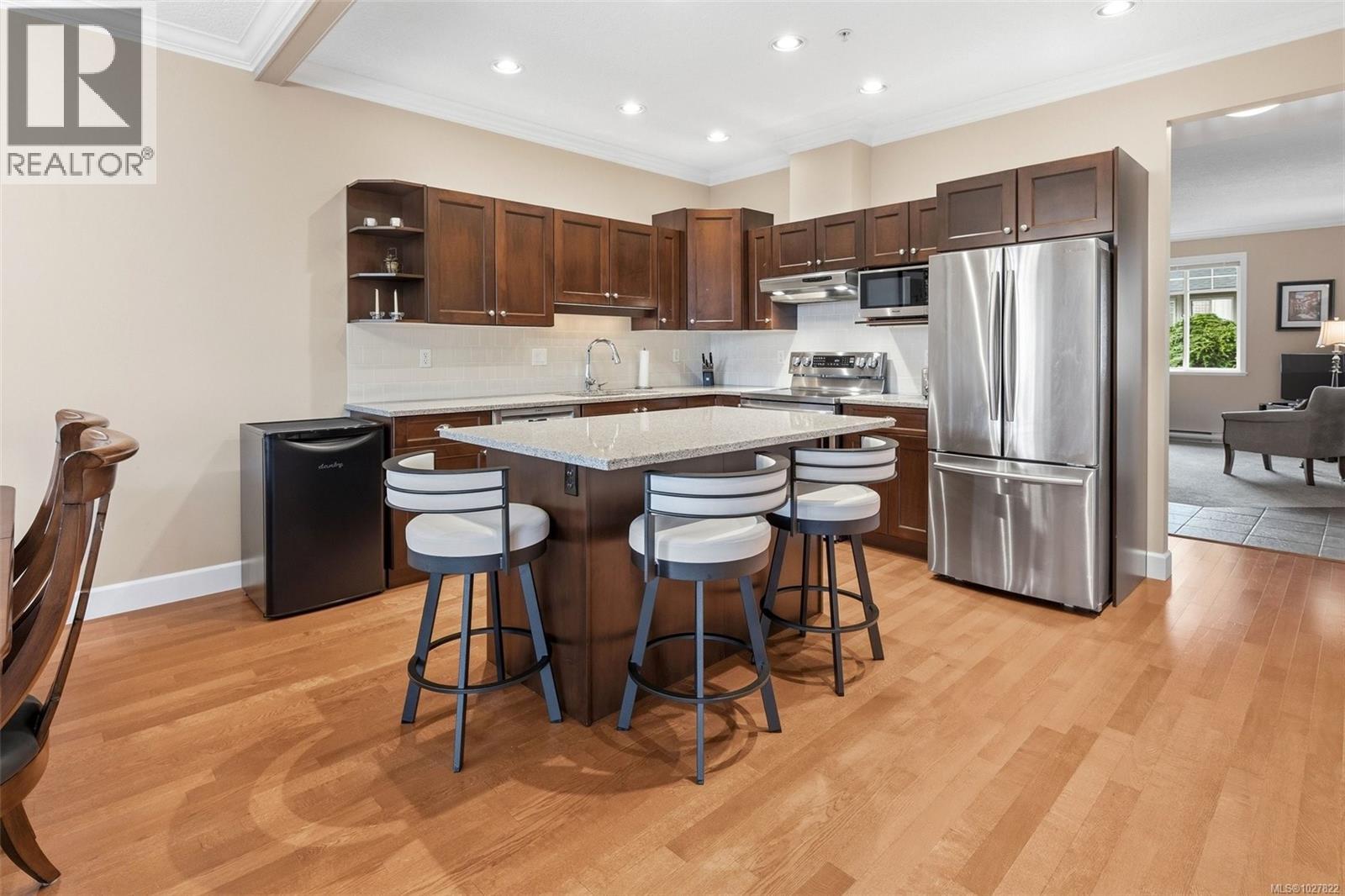 6 15 Helmcken Rd, View Royal