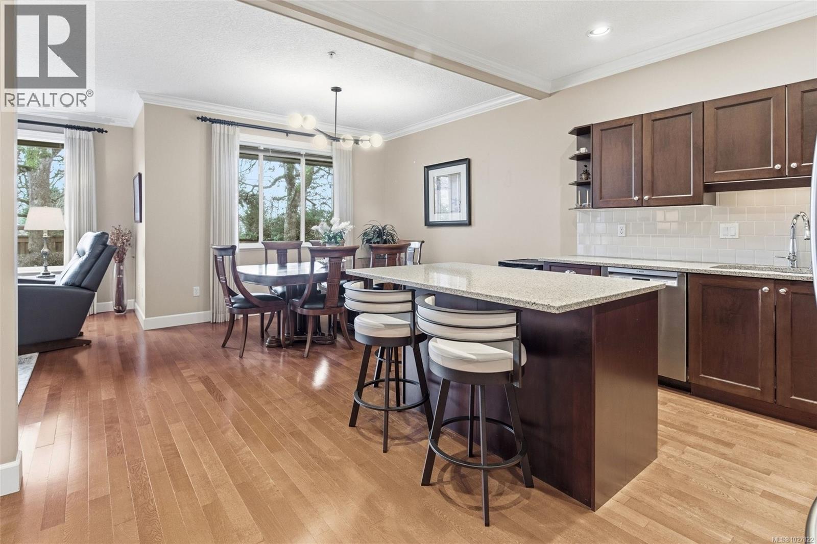 6 15 Helmcken Rd, View Royal