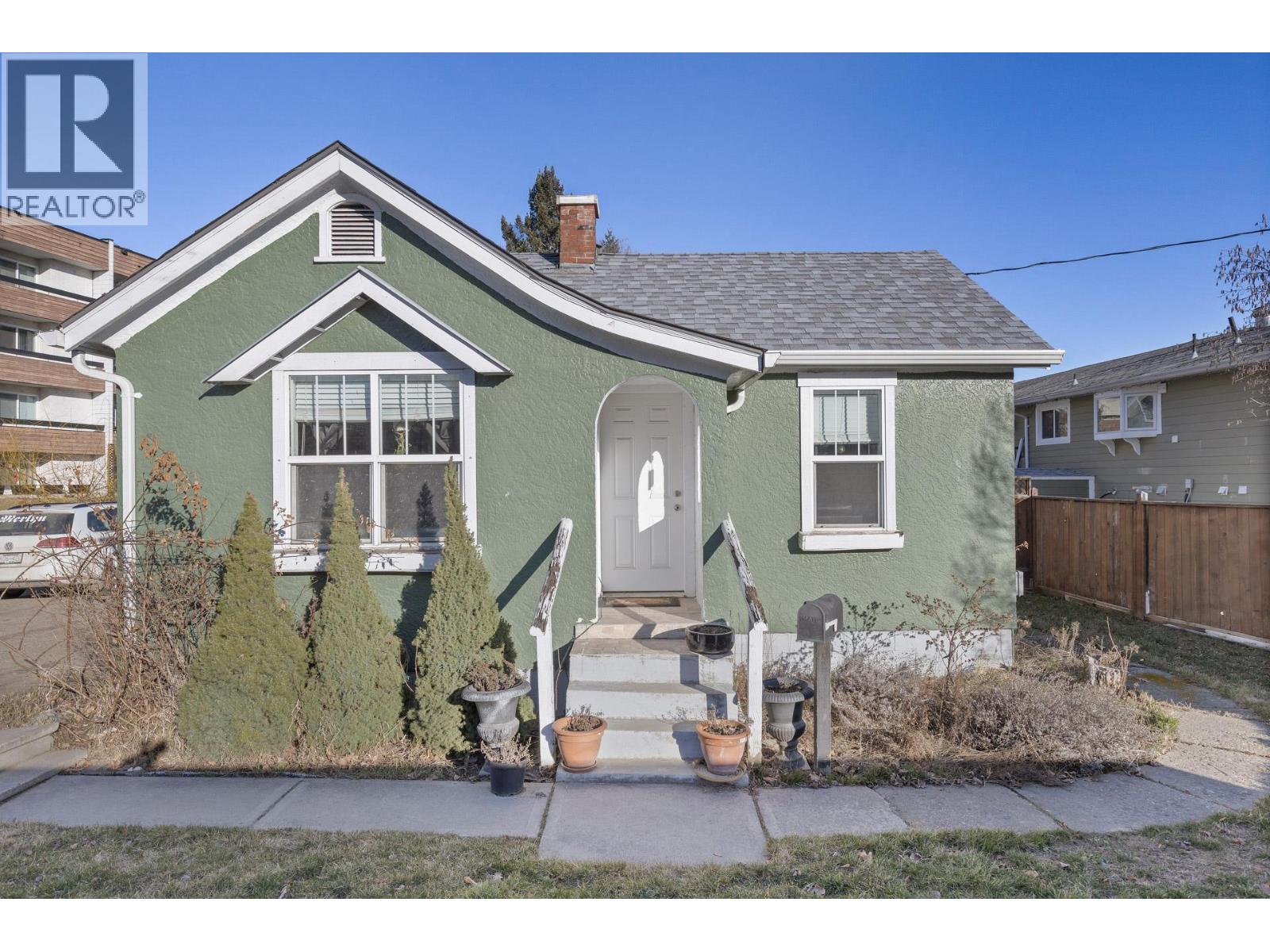 1981 Gordon Drive - 2