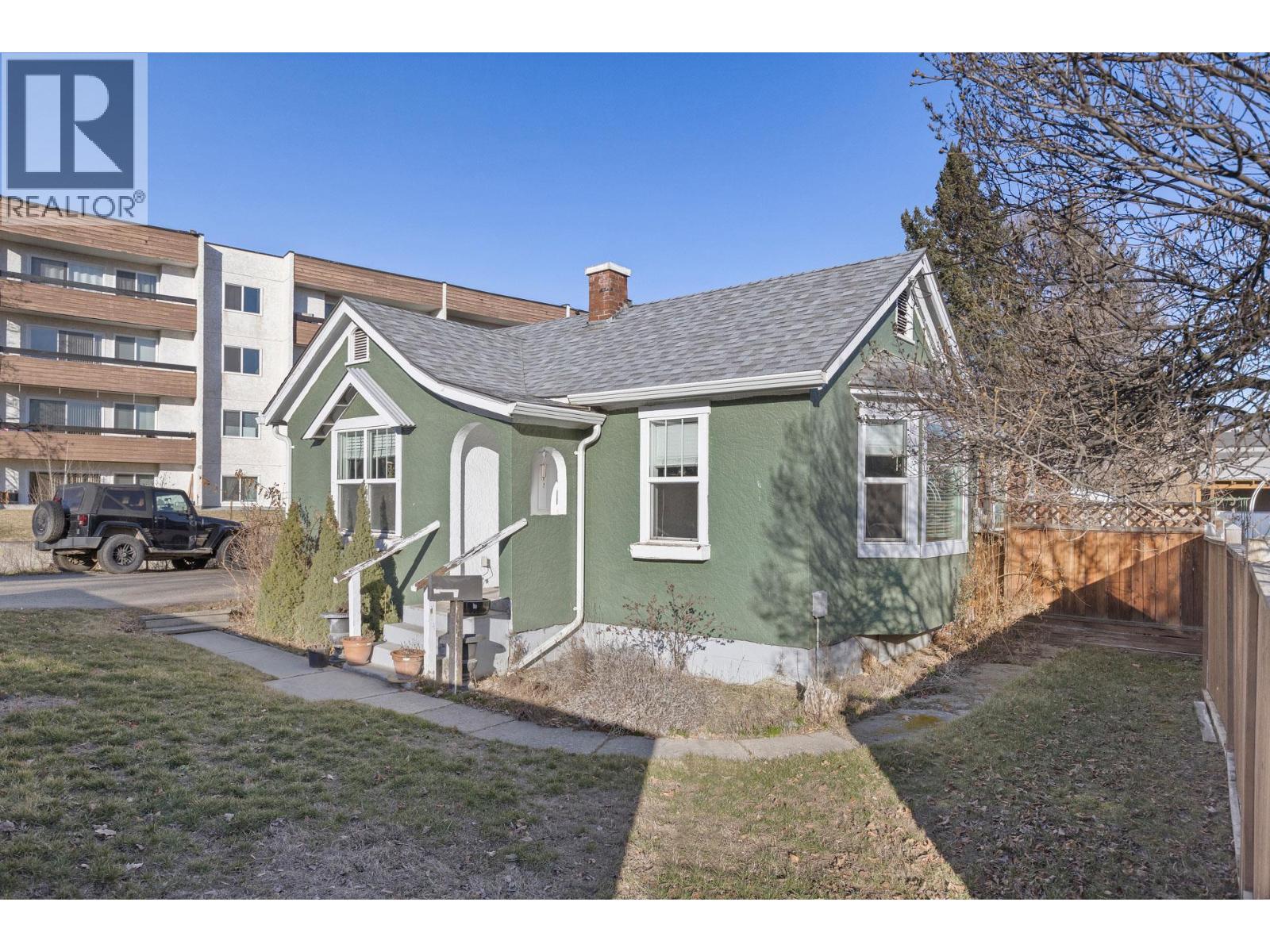 1981 Gordon Drive - 3