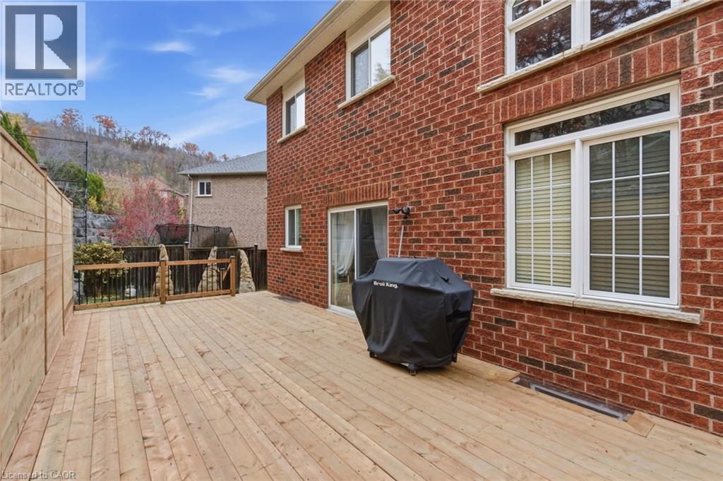 43 WOODLAWN Court, Dundas, Ontario, L9H7S2 — Photo 38