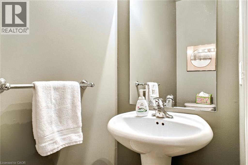 43 WOODLAWN Court, Dundas, Ontario, L9H7S2 — Photo 30