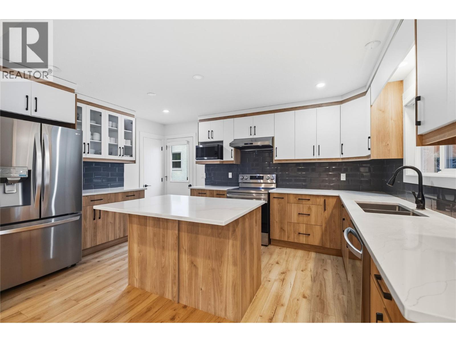  1432 Athans Court, Kelowna