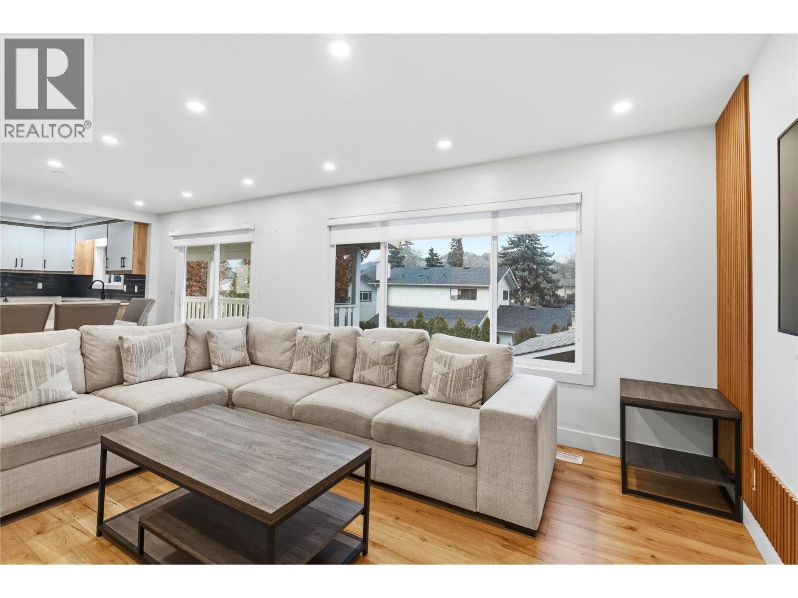  1432 Athans Court, Kelowna