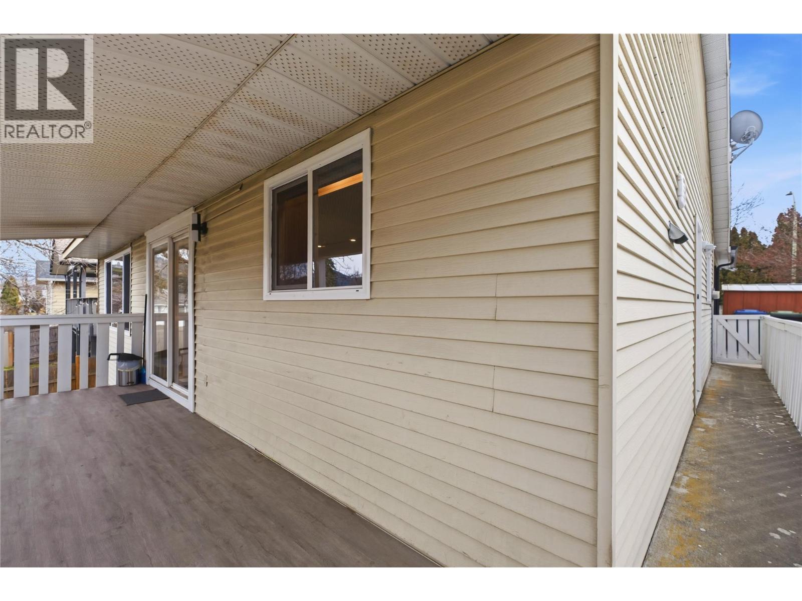  1432 Athans Court, Kelowna