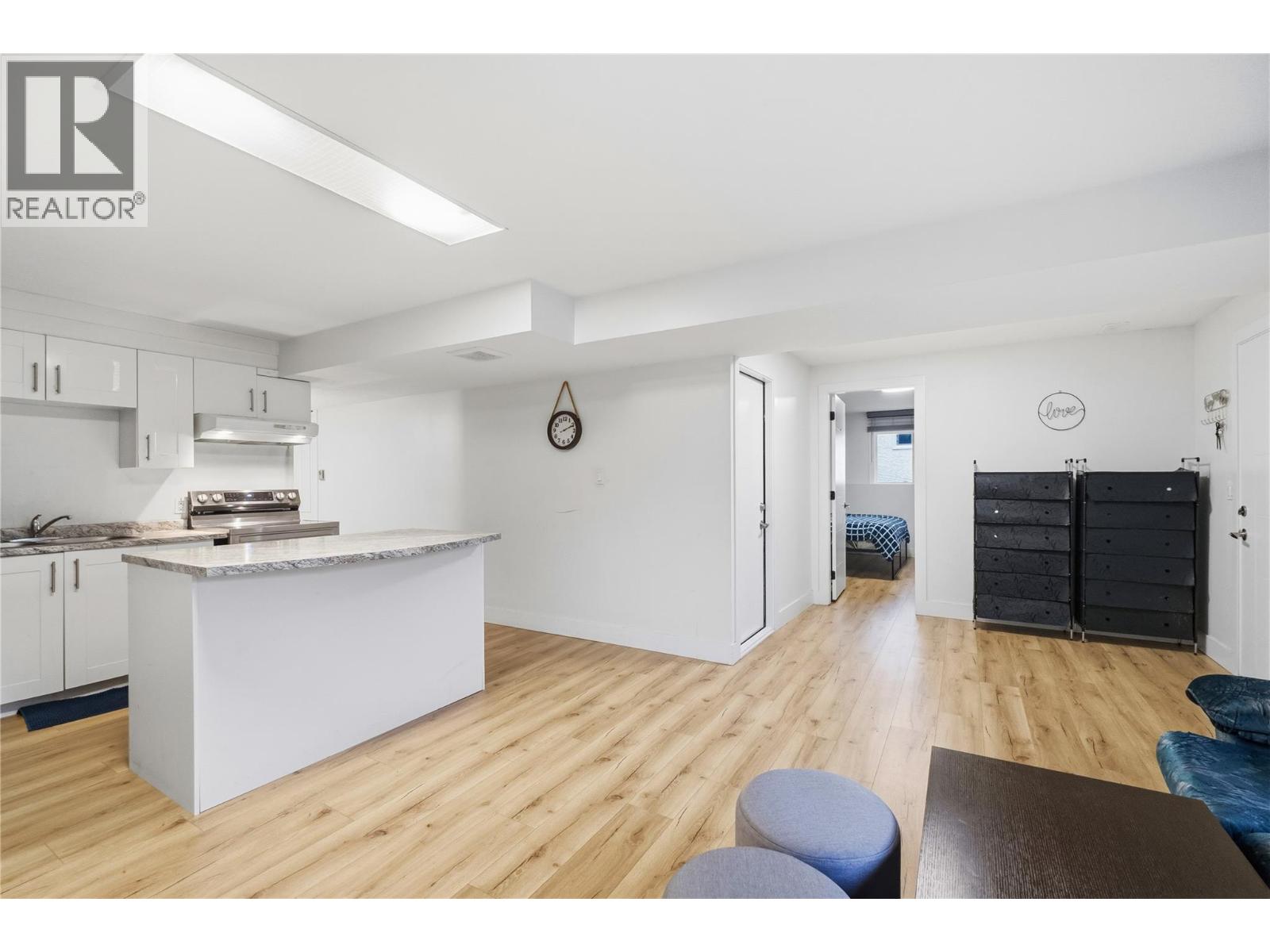  1432 Athans Court, Kelowna