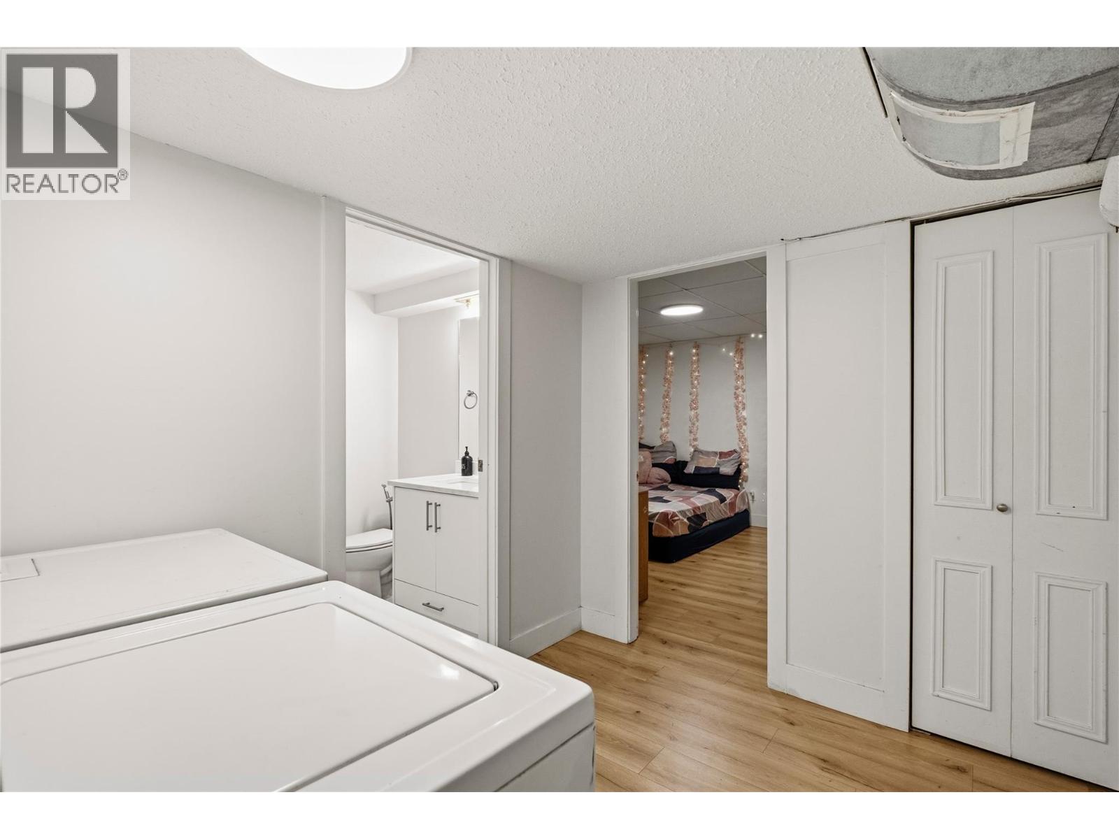  1432 Athans Court, Kelowna